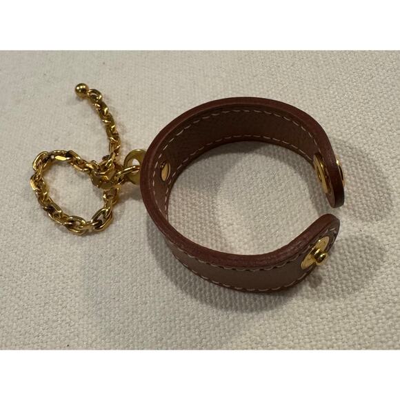 NEW 🔥HERMES Leather Glove Holder w/ Box
Made in France - Picture 5 of 9